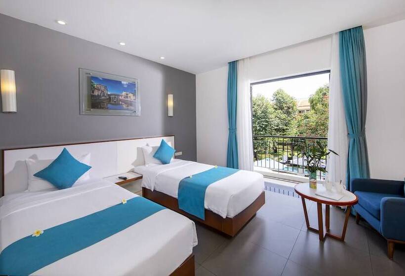 带泳池观景的豪华房, êmm Hotel Hoi An