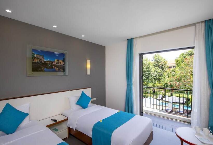 带泳池观景的豪华房, êmm Hotel Hoi An