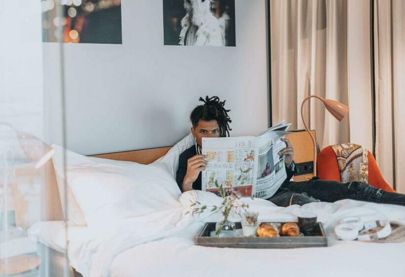 キングサイズベッドのデラックスルーム, Story Hotel Studio Malmo, Part Of Jdv By Hyatt