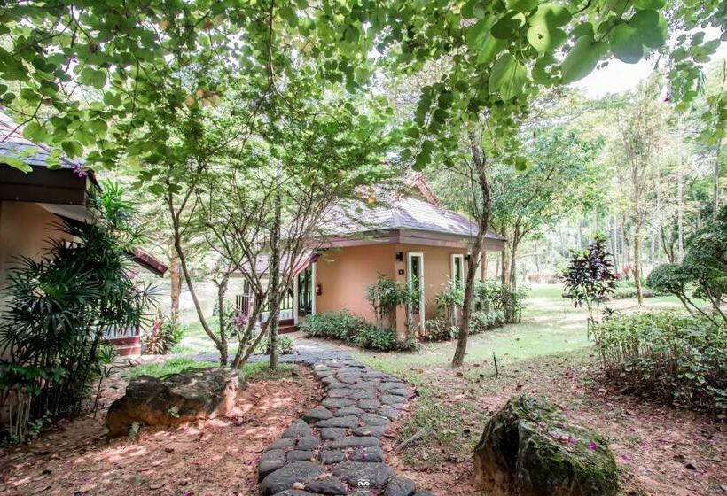 اتاق استاندارد با چشم‌انداز دریاچه, Victoria Cliff Hotel & Resort, Kawthaung