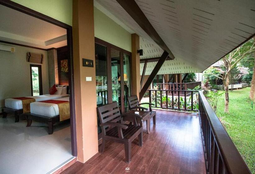 اتاق استاندارد با چشم‌انداز دریاچه, Victoria Cliff Hotel & Resort, Kawthaung