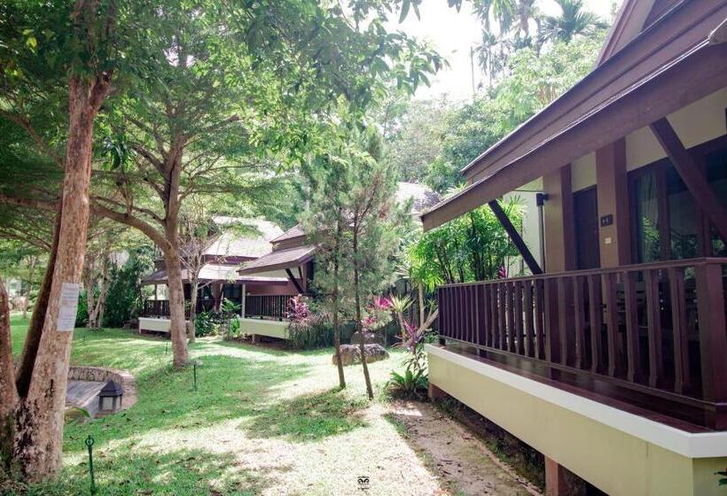 اتاق استاندارد با چشم‌انداز دریاچه, Victoria Cliff Hotel & Resort, Kawthaung