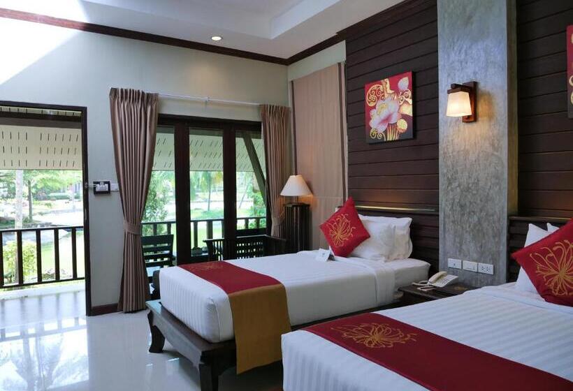 اتاق استاندارد با چشم‌انداز دریاچه, Victoria Cliff Hotel & Resort, Kawthaung