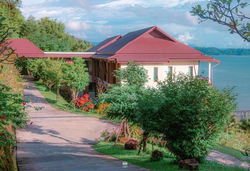 اتاق لوکس با چشم‌انداز دریا, Victoria Cliff Hotel & Resort, Kawthaung