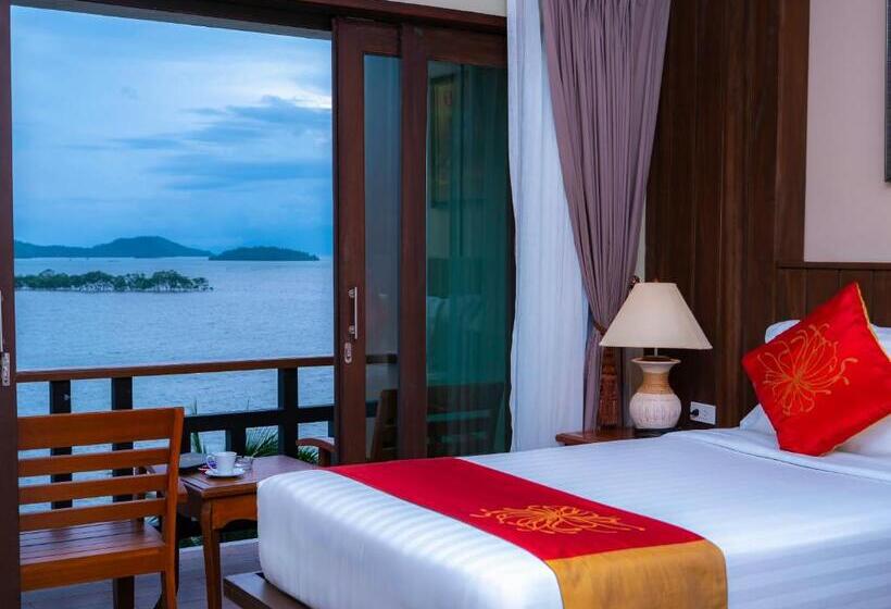 اتاق لوکس با چشم‌انداز دریا, Victoria Cliff Hotel & Resort, Kawthaung