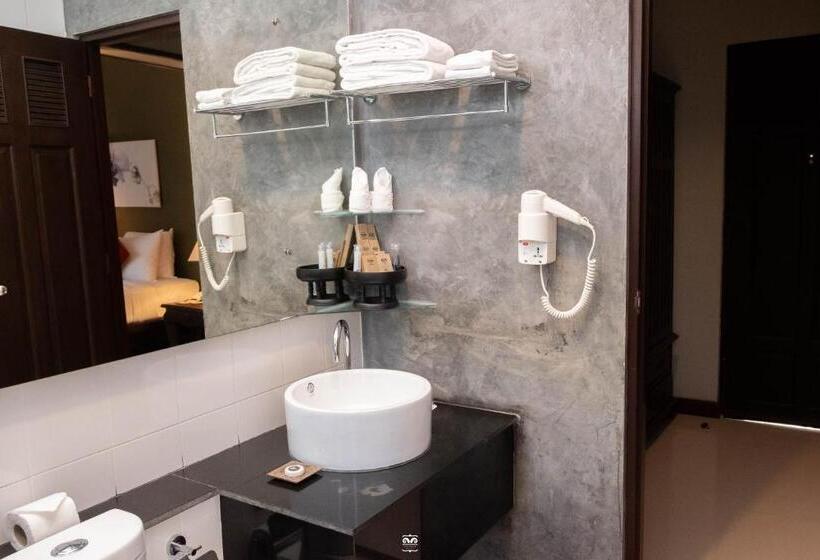 اتاق استاندارد با تخت بزرگ, Victoria Cliff Hotel & Resort, Kawthaung