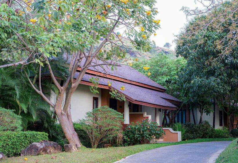 اتاق استاندارد با تخت بزرگ, Victoria Cliff Hotel & Resort, Kawthaung