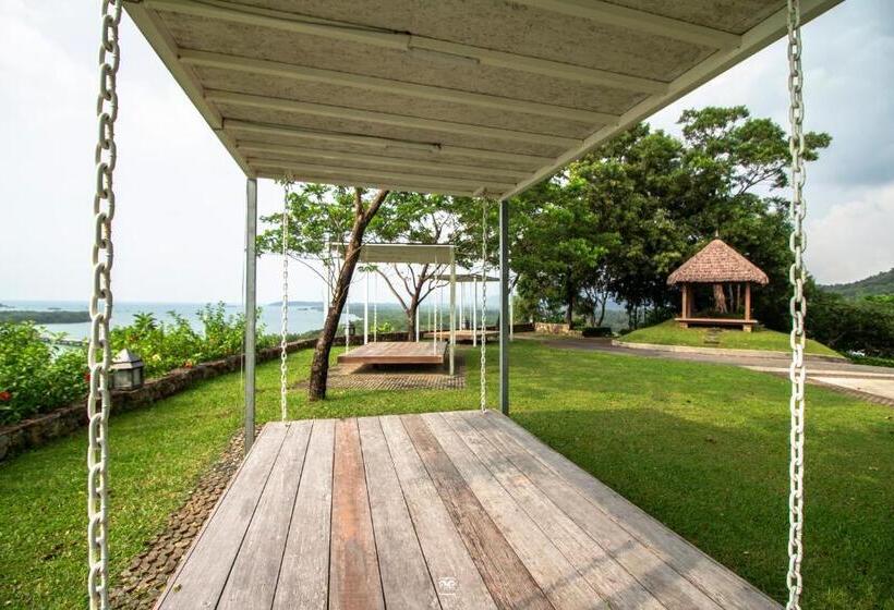 سوییت جونیور با بالکن, Victoria Cliff Hotel & Resort, Kawthaung