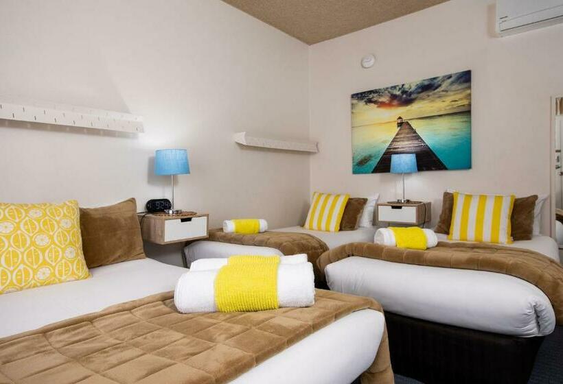 标准三人间, Bendigo Oval Motel