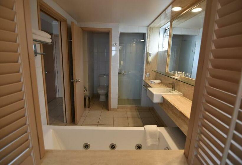 带大床的高级房间, Hippocampus Resort & Spa