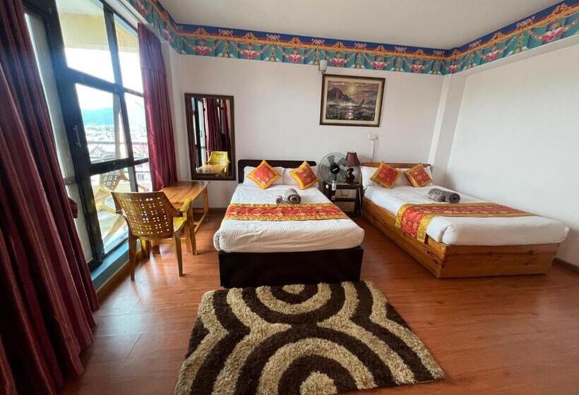 اتاق لوکس, The Boudha Inn