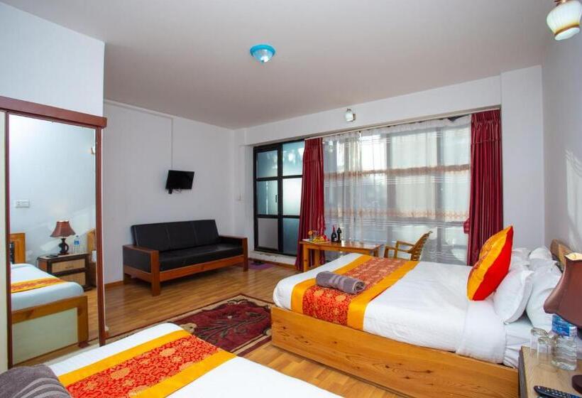 اتاق سوپریور, The Boudha Inn