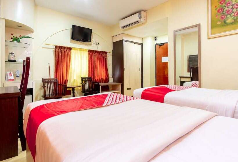 Номер Deluxe, Capital O 2023 Medan Ville