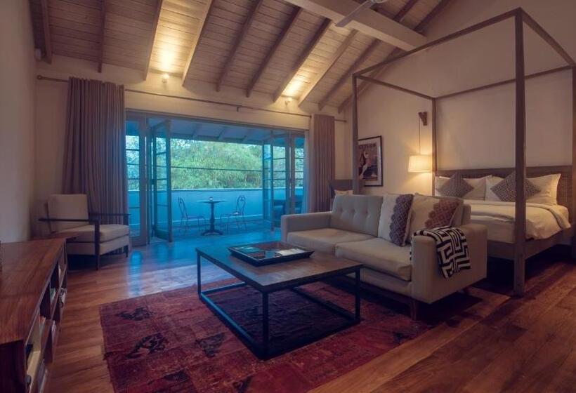 סוויטה משפחתית, Fort Bazaar