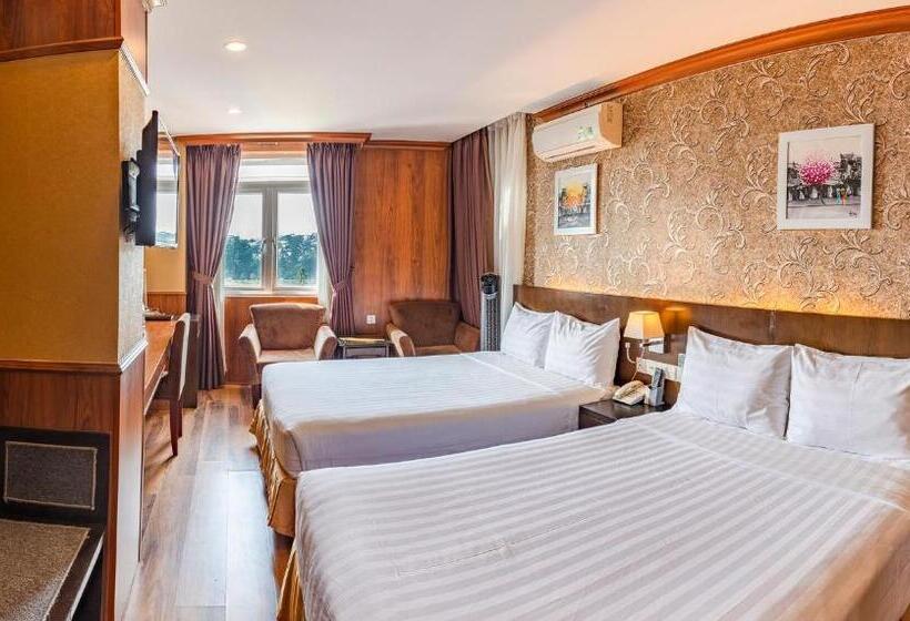 اتاق لوکس سه تخته, Kings Hotel Dalat