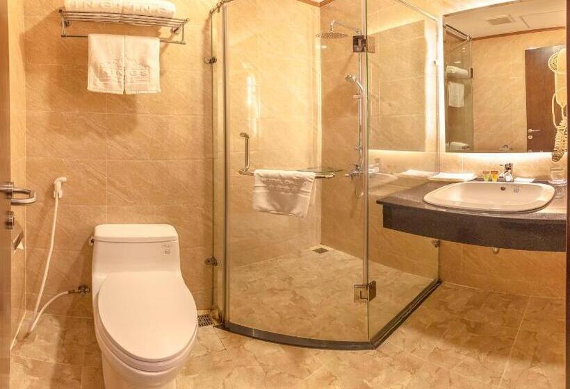 اتاق سوپریور با تخت بزرگ, Kings Hotel Dalat