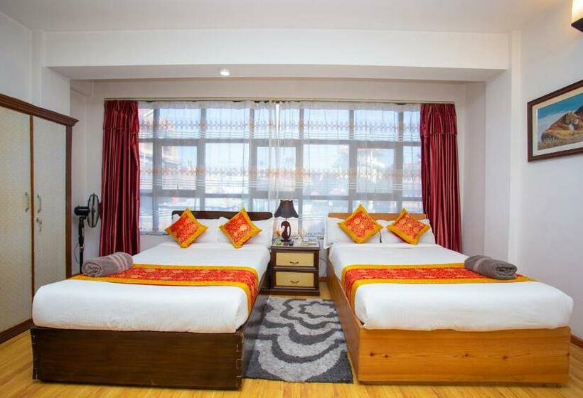 اتاق لوکس, The Boudha Inn