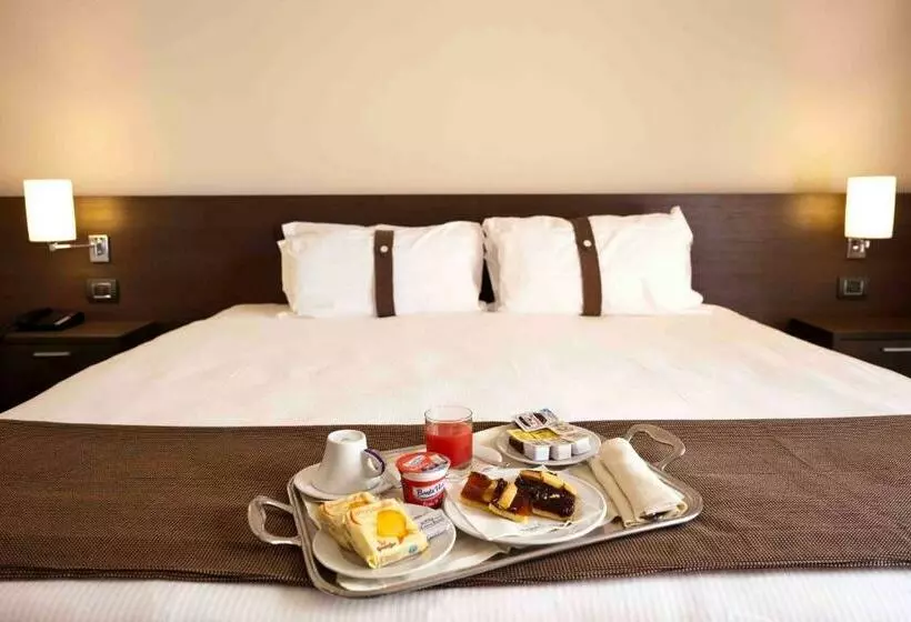 バルコニー付スイート, Inn Naples Airport