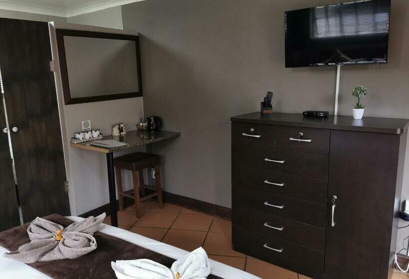 Номер Стандарт, Aerotropolis Guest Lodge