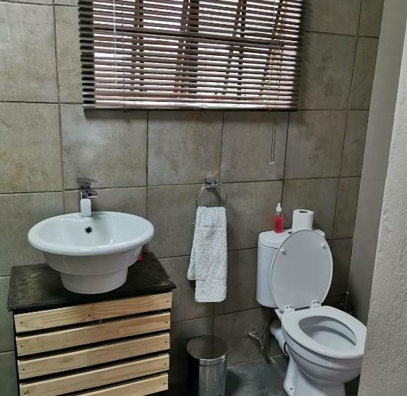 Номер Стандарт, Aerotropolis Guest Lodge