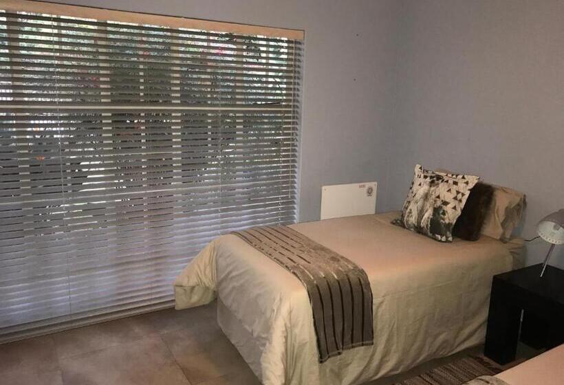 Семейный Номер, Aerotropolis Guest Lodge