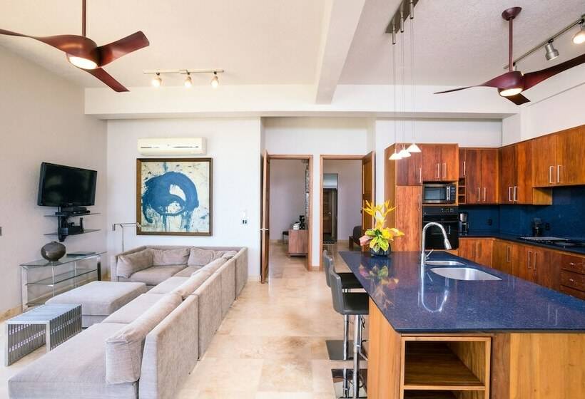 سوئیت دلوکس 2 خوابه, Xbalanque