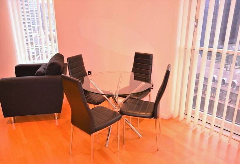 آپارتمان لوکس 2 خوابه, Zen Apartments   City Airport London