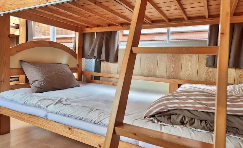 חדר משפחתי, Hamby Resort