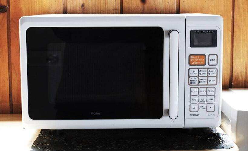 חדר משפחתי, Hamby Resort