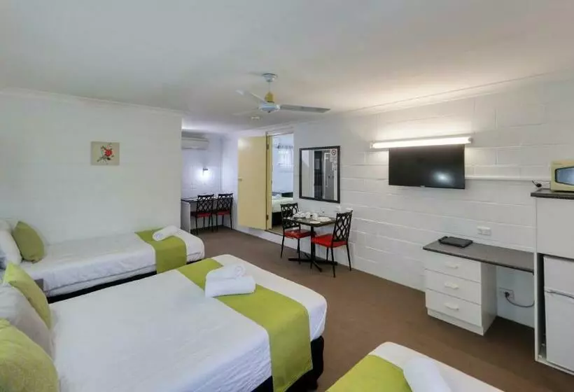 スイート（家族用）, Azalea Motel