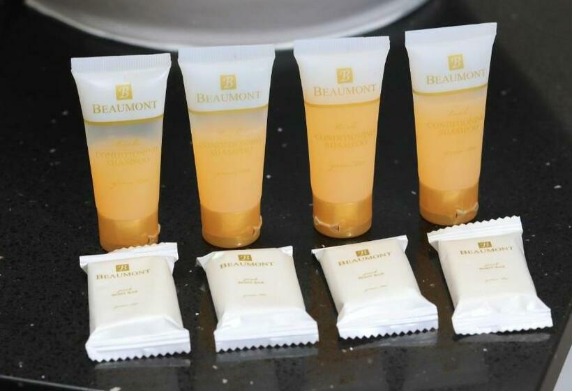 סוויטה משפחתית, Azalea Motel