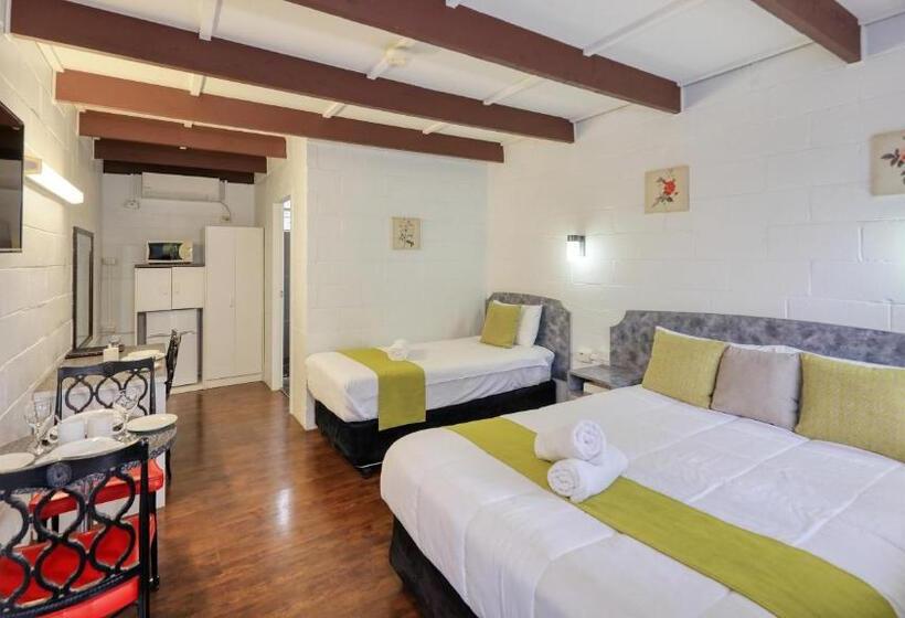 デラックスルーム, Azalea Motel