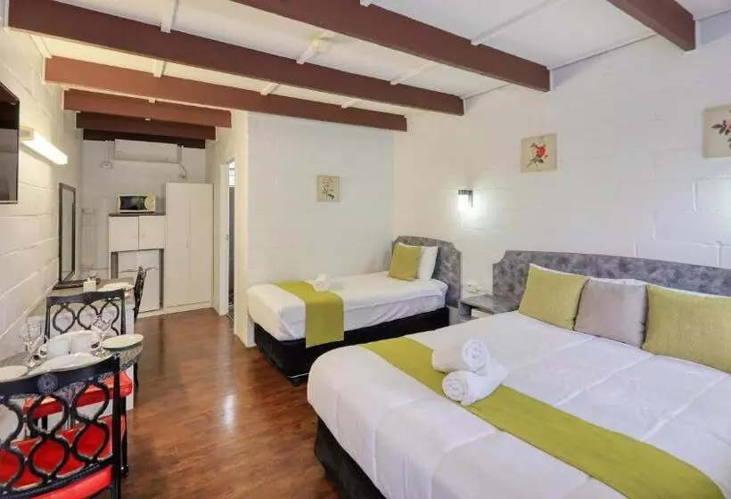 デラックスルーム, Azalea Motel