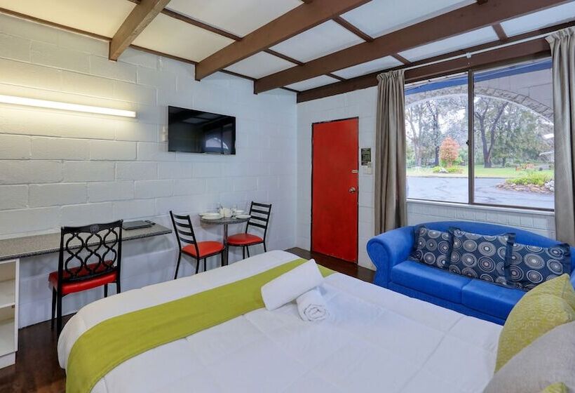 חדר דלוקס, Azalea Motel