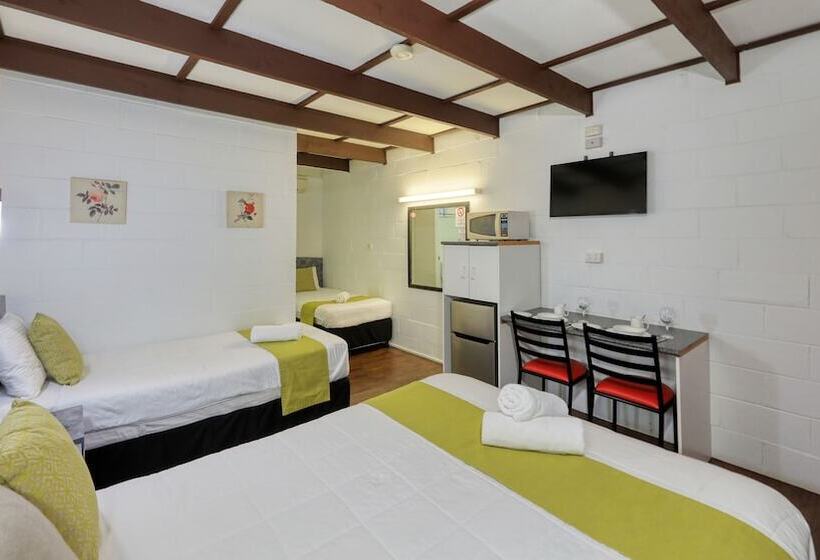 ファミリールーム, Azalea Motel