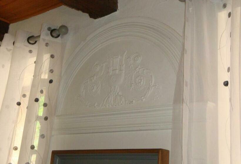 חדר סטנדרט, D'ici Et D'ailleurs