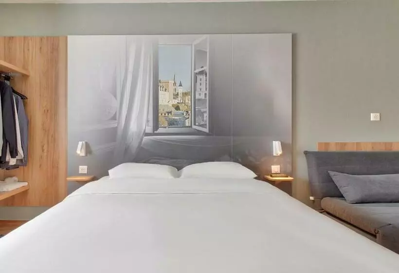 Perhehuone, B&b Hotel Pau Lescar