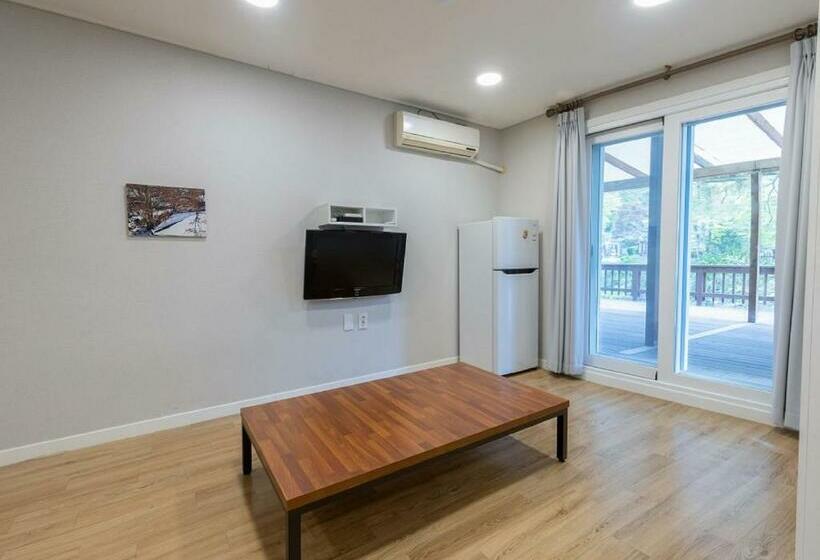 家庭间, Camp Jirisan Parkview