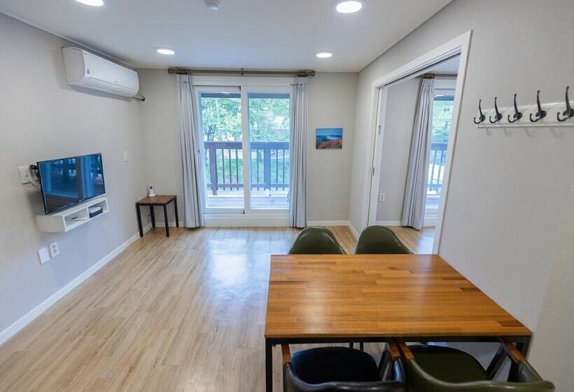 家庭间, Camp Jirisan Parkview