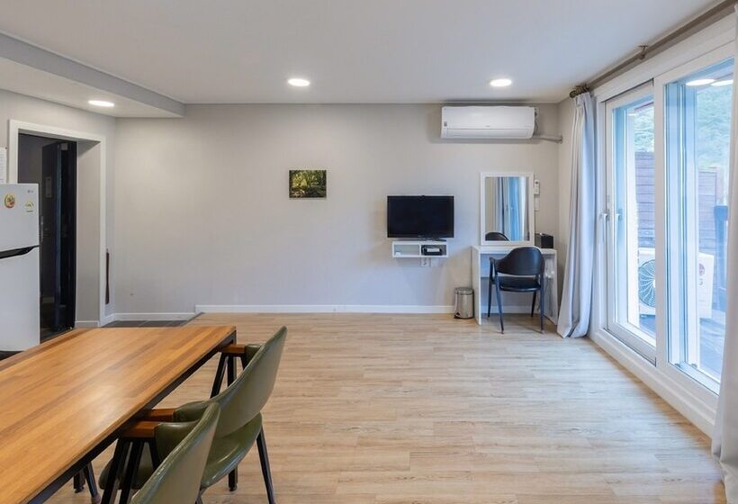 家庭间, Camp Jirisan Parkview