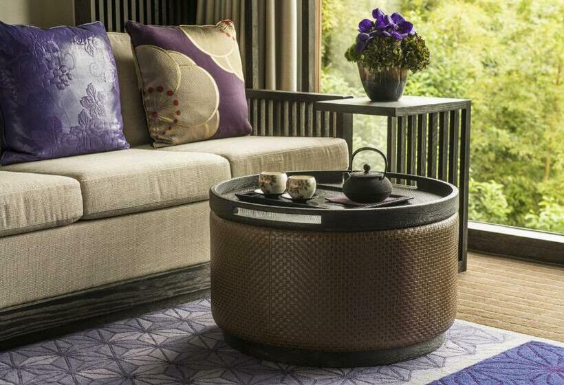 اتاق لوکس با تخت بزرگ, Four Seasons Hotel Kyoto
