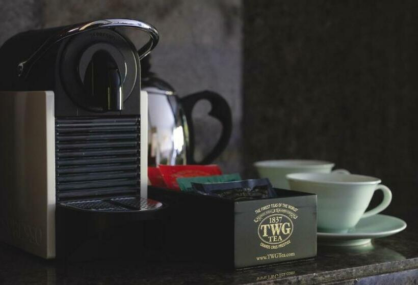 اتاق لوکس با تخت بزرگ, Four Seasons Hotel Kyoto