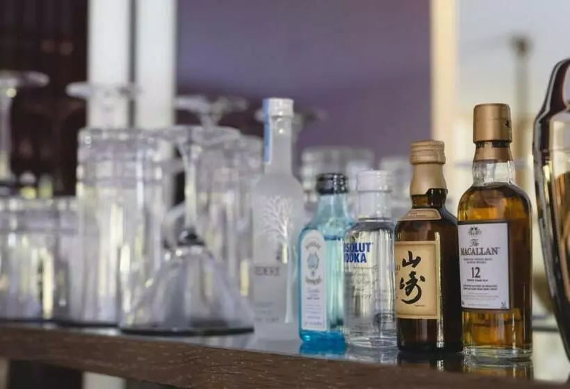キングサイズベッドのデラックスルーム, Four Seasons Hotel Kyoto