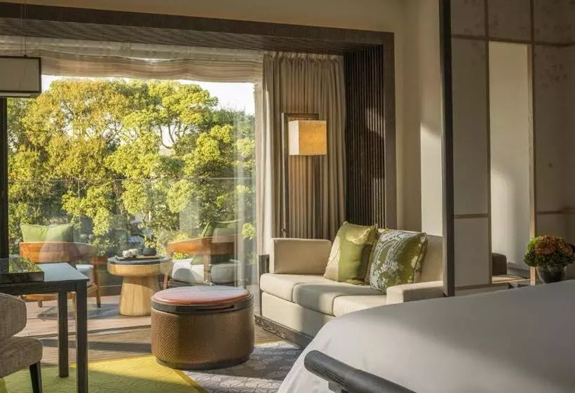 キングサイズベッドのスタンダードルーム, Four Seasons Hotel Kyoto