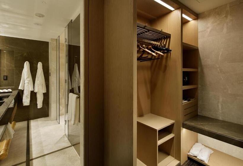 سوییت اجرایی, Four Seasons Hotel Kyoto