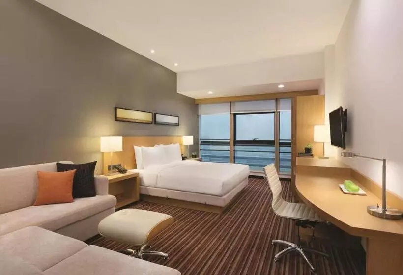 اتاق استاندارد با تخت بزرگ, Hyatt Place Shenzhen Airport