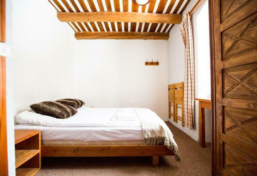 Номер Basic, Langley Hotel La Vieille Ferme