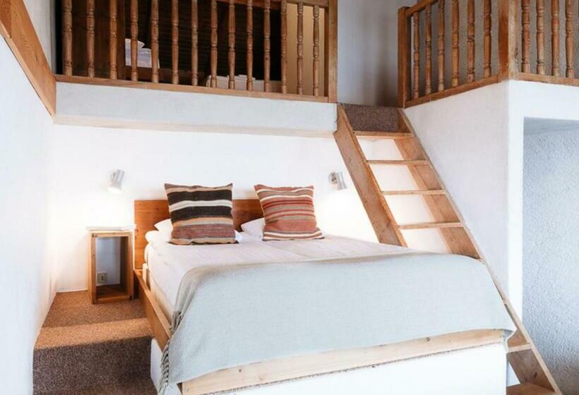 غرفة قياسية رباعية, Langley Hotel La Vieille Ferme