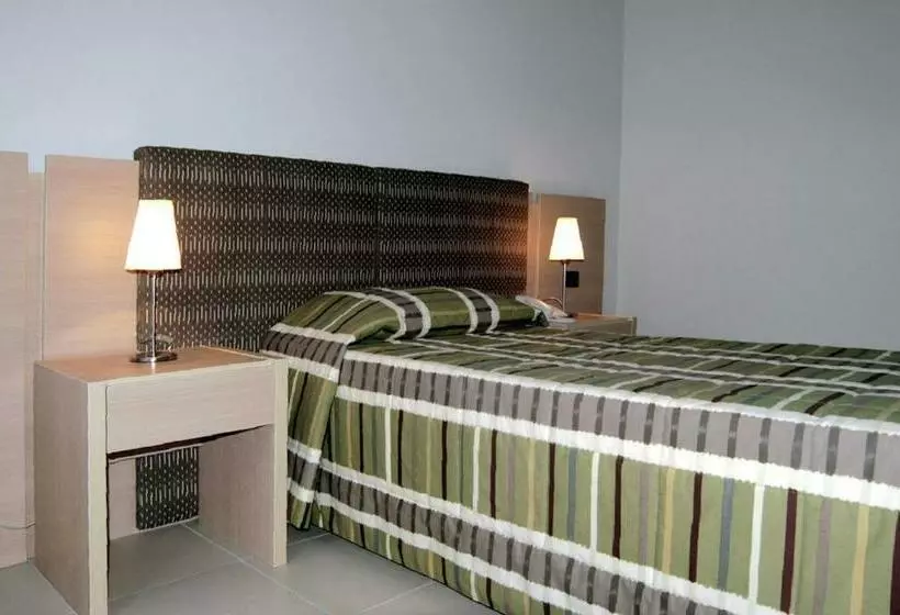 Standard Yhden Hengen Huone, Santo Stefano