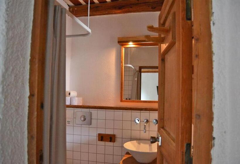 غرفة قياسية, Langley Hotel La Vieille Ferme